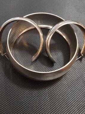 1970's-Style Silver-Tone Wide-Bangle-Bracelet with Matching Vintage Hoops